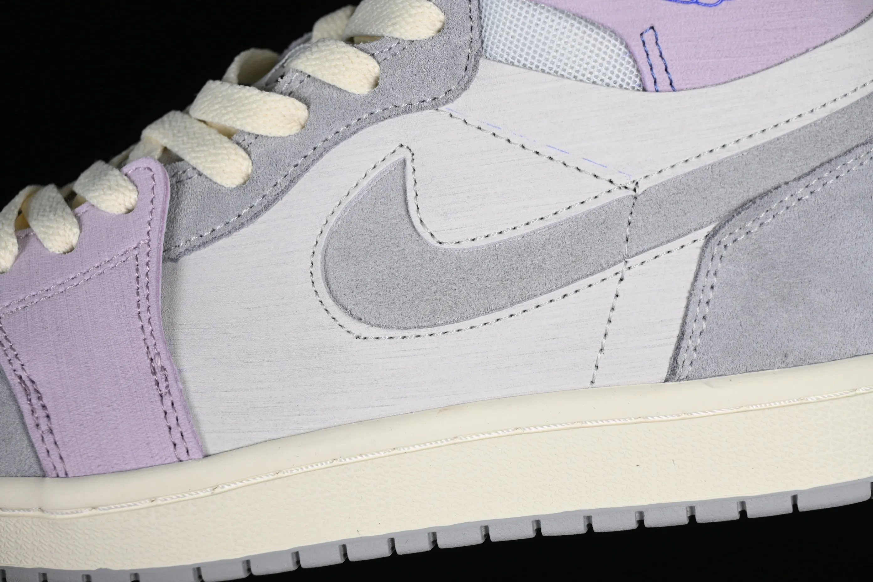 All categories Air Jordan Jordan series basketball shoes Air Jordan 1 High Air Jordan 1 Zoom CMFT AJ1 Joe 1 gray and purple color matching DV1305-005